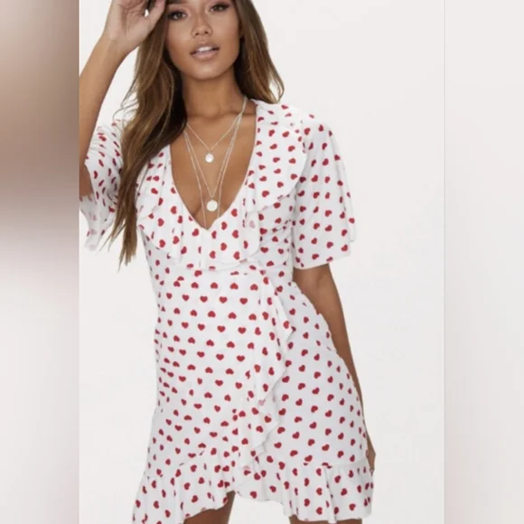 Pretty Little Things | NWT |White Mini Heart Wrap Dress – Size 12❤️ - Picture 1 of 9